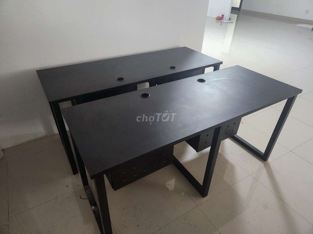 Bàn làm việc gỗ kim loại hiện đại. Mua bán Bàn ghế tại Thành phố Tam Kỳ Quảng Nam được đăng bởi Tỉnh hình 1