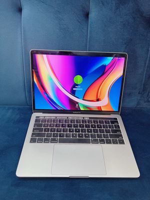 MacBook Pro 2017 13in TOUCHBAR  .
