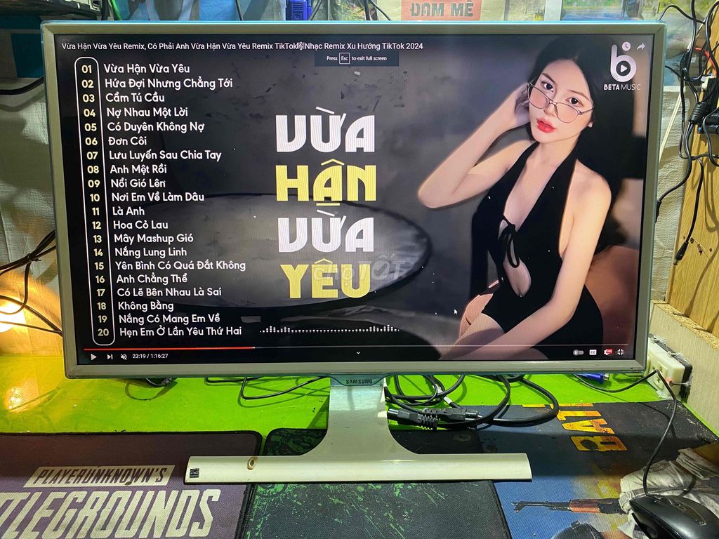 thanh lý màn cam màn phụ 27 in thưa ảnh như hình à