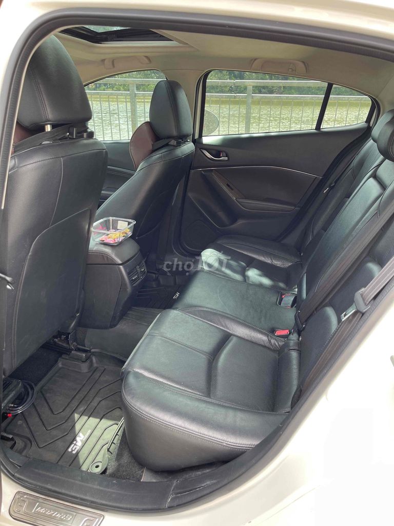 Mazda 3 2.0 phiên bản cao cấp nhất. Mua bán Ô tô tại Quận Tân Bình Tp Hồ Chí Minh được đăng bởi Shelly hình 6
