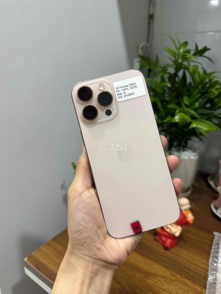 iPhone 16 Pro Max 256G QT Sa Mạc P100 Zin Đẹp. Mua bán Điện thoại tại Huyện Hóc Môn Tp Hồ Chí Minh được đăng bởi Thu hình 1