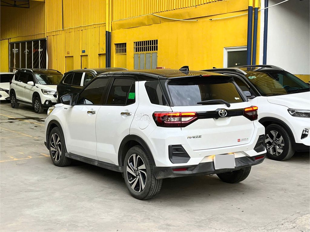 TOYOTA RAIZE 1.0 CVT 2024 XE GIA ĐÌNH LƯỚT 1 CHỦ. Mua bán Ô tô tại Quận Bình Thạnh Tp Hồ Chí Minh được đăng bởi Hiếu hình 8