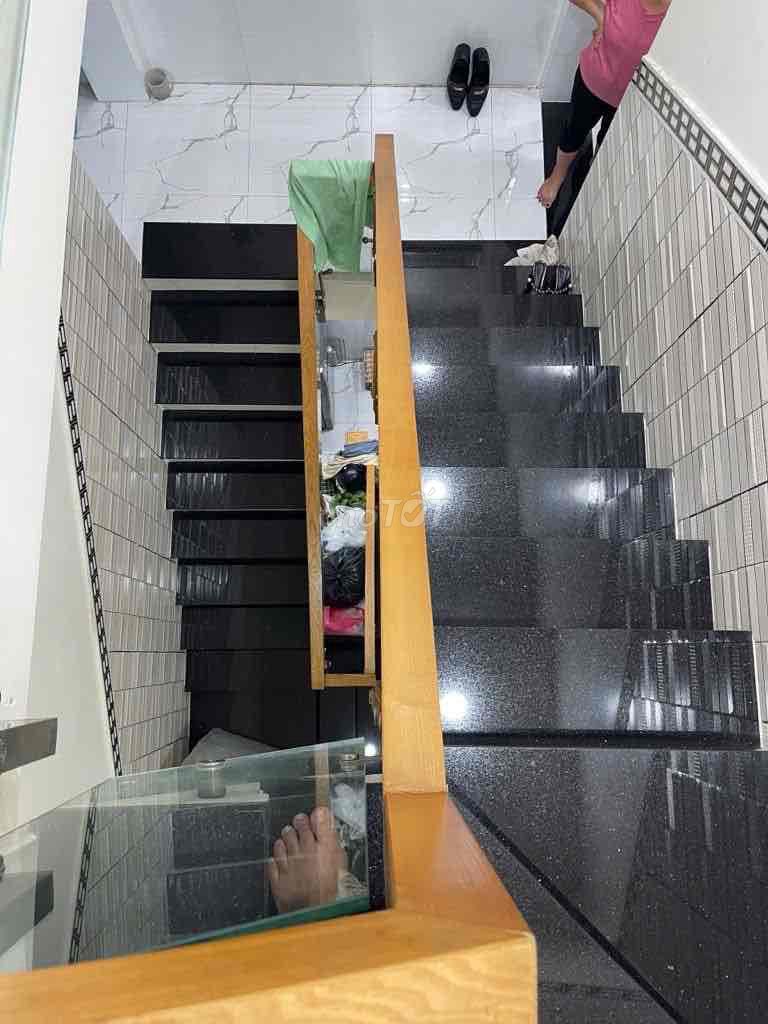 Nhà Tân Phú, cách 1 căn ra MT, 78m2, chỉ 6đ2, Ko lỗi, ko LG