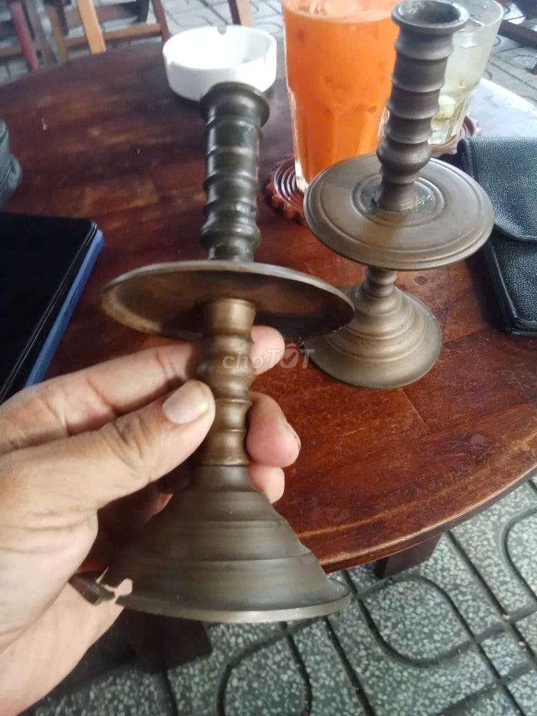 Đèn cầy đồng cổ