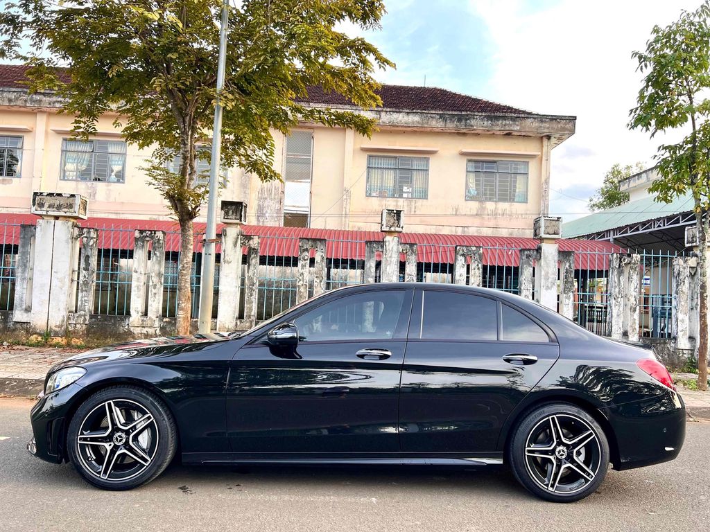 Mercedes Benz C Class 2019 C 300 AMG - 93000 km. Mua bán Ô tô tại Huyện Bù Đăng Bình Phước được đăng bởi nguyễn văn tiến hình 8