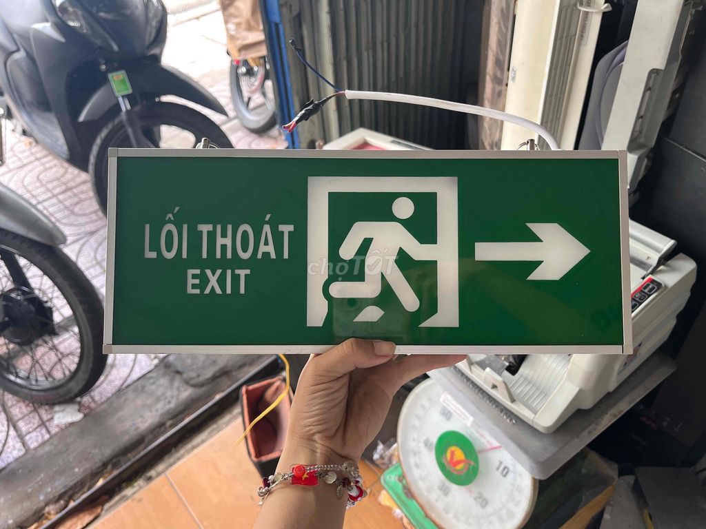 Đèn LED thoát hiểm LIANG GB7946 Xanh lá. Mua bán Đèn tại Quận Phú Nhuận Tp Hồ Chí Minh được đăng bởi  Bông Lê chuyên sỉ và lẻ âm thanh Nhật Mỹ hình 1