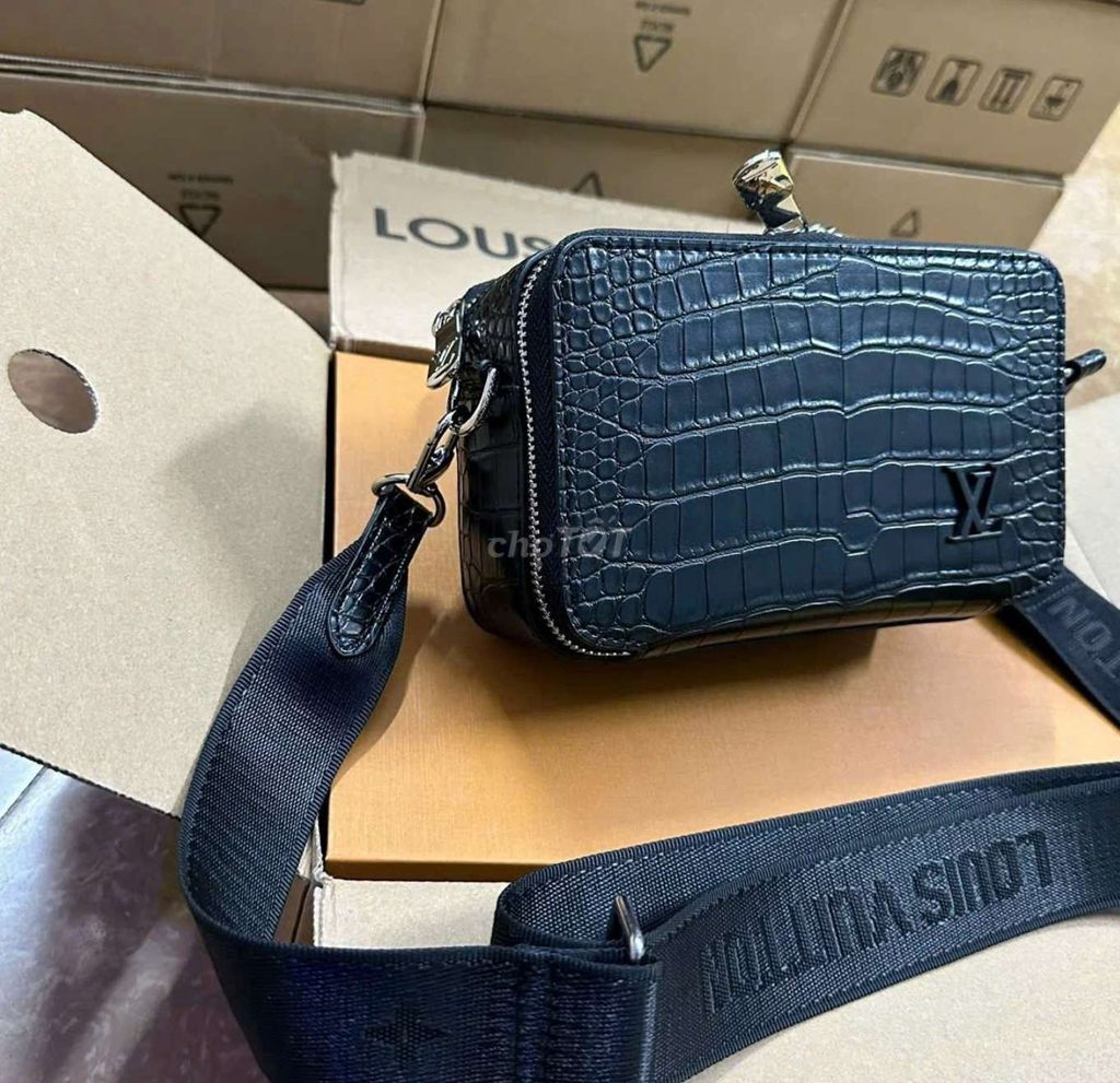 Túi  Louis Vuitton Mini Apha Nam. Mua bán Túi xách tại Quận Gò Vấp Tp Hồ Chí Minh được đăng bởi Anh Ba  Hàng hiệu tuyển Chuyên bán Online uy tín hình 1