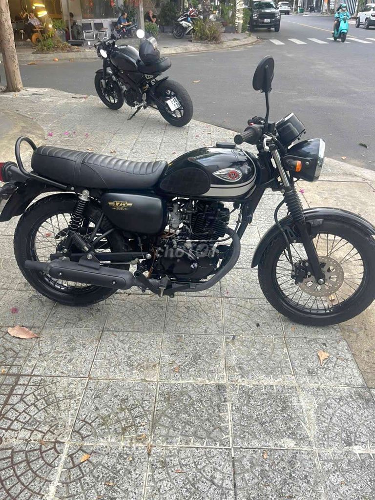 Kawasaki W175 SE 12.000 km màu Đen,Cực Mới