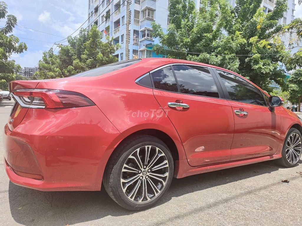 GĐ cần bán xe cuôi 2022 mới98 %Toyotaaltis1.8V đep