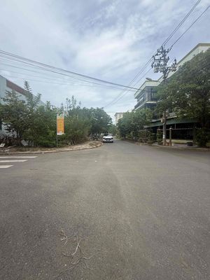 cho thuê lô Góc 2 Mặc Tiền ngã 4