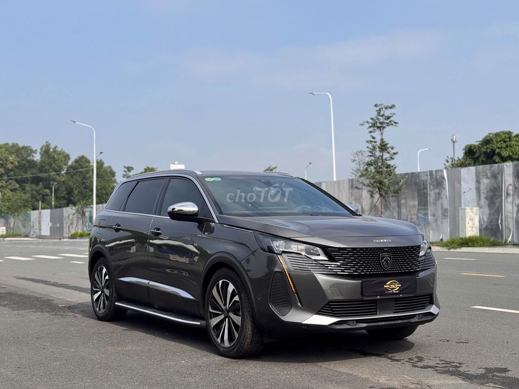 Peugeot 5008 SUV 7 мест, серый