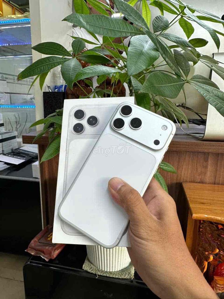 iPhone 17 Pro Max 256GB Bạc Đã sử dụng. Mua bán Điện thoại tại Quận 7 Tp Hồ Chí Minh được đăng bởi mrlao hình 1