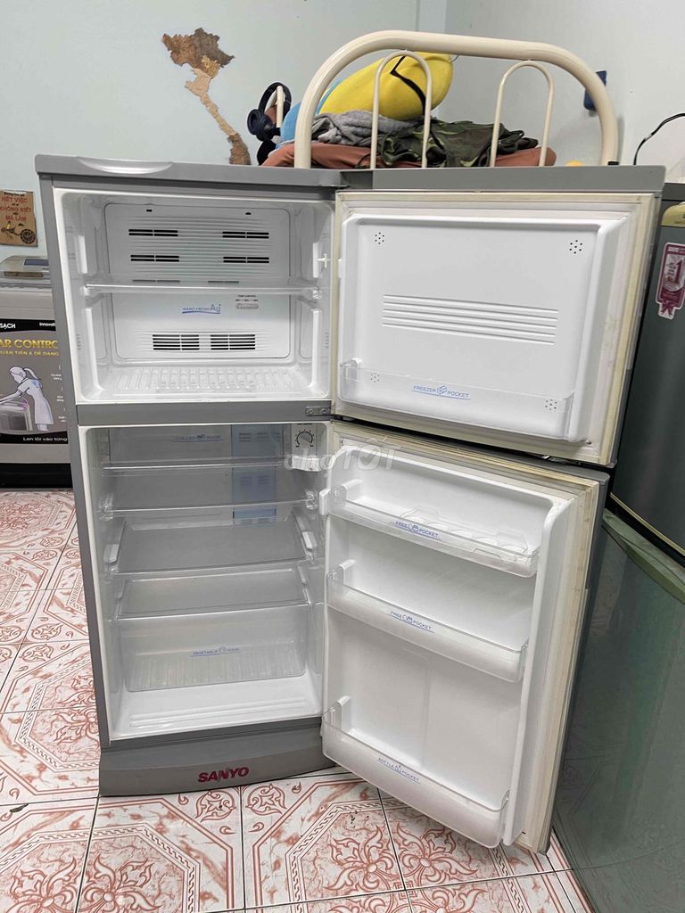 Thanh lý tủ lạnh Sanyo 165L chạy tốt có ship