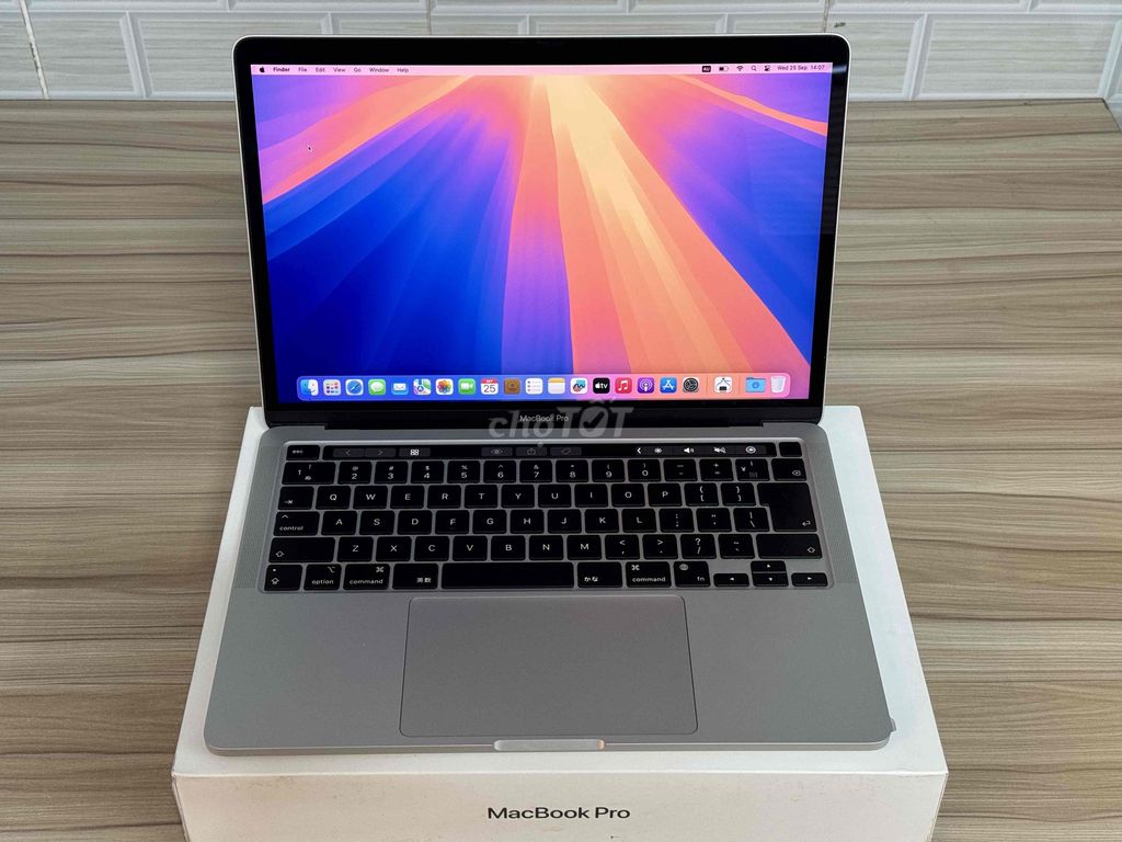 Macbook Pro M1  -Ram 16 GB- SSD 1 TB -2020