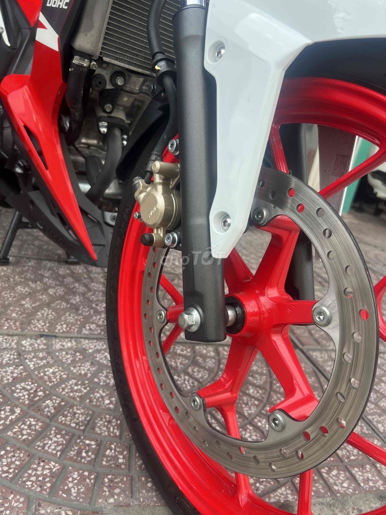 mới về (SONIC)trắng đỏ xe mới nhu xe thùng nhe ac. Mua bán Xe máy tại Quận Phú Nhuận Tp Hồ Chí Minh được đăng bởi CuBi Thanh Sơn hình 2