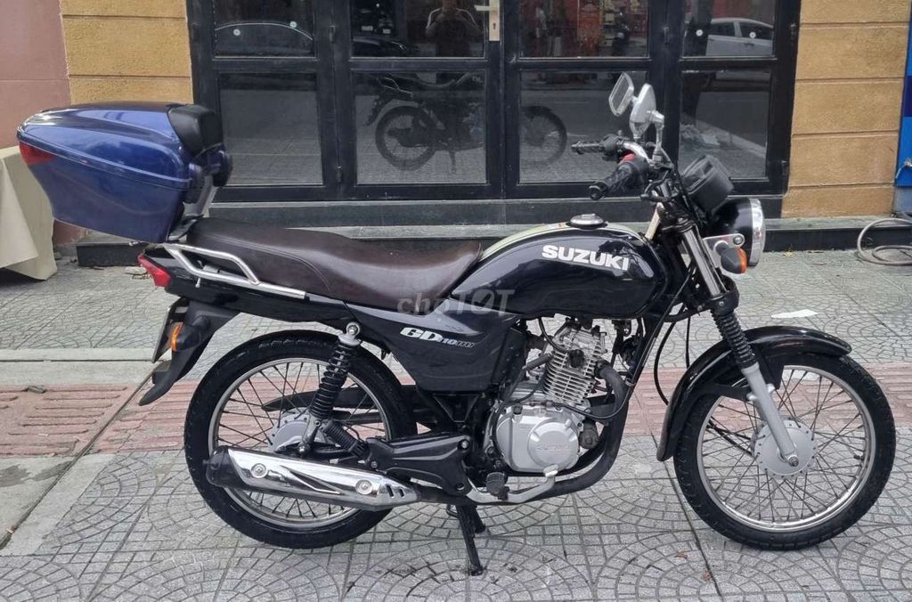 Черная вьетнамская ручная тележка Suzuki GD110 2020