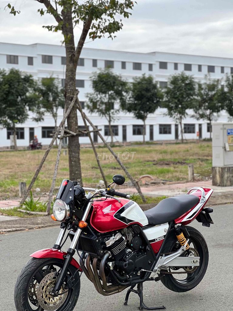 Honda CB400 Đỏ trắng. Mua bán Xe máy tại Huyện Long Thành Đồng Nai được đăng bởi Trương Nhơn hình 3