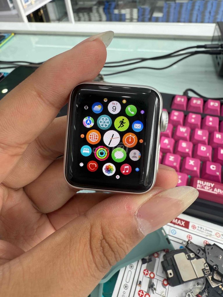 Apple Watch Series 3 Bạc 38mm. Mua bán Thiết bị đeo thông minh tại Quận Ngô Quyền Hải Phòng được đăng bởi Mạnh Cường hình 1