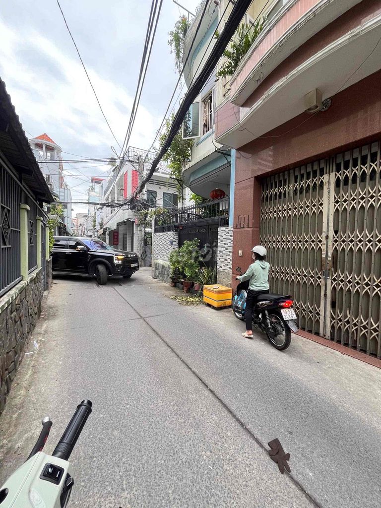 Аренда · 5 комн. · 68 м² · Quận Tân Bình, ул. Đường Cách Mạng Tháng 8