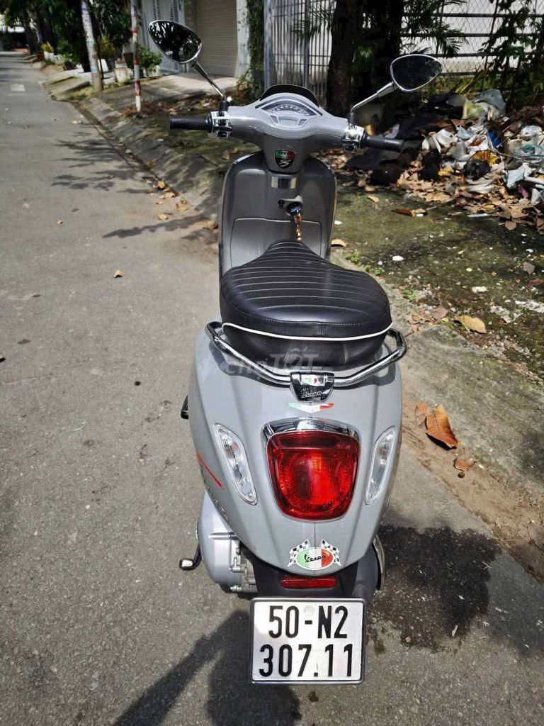 Piaggio Vespa Sprint Xám 13.000 km Đã sử dụng. Mua bán Xe máy tại Quận Bình Tân Tp Hồ Chí Minh được đăng bởi Nguyễn Kim Hồng hình 3