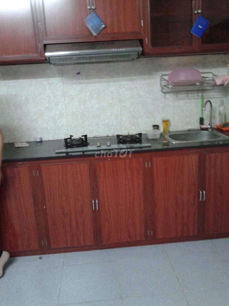 Tủ bếp Nhôm giả gỗ Vân gỗ Kính cường lực. Mua bán Tủ, kệ gia đình tại Quận 11 Tp Hồ Chí Minh được đăng bởi Vĩnh Hằng hình 1