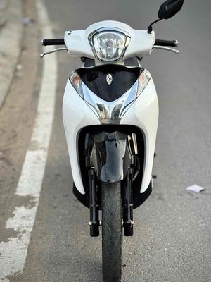 Honda SH Mode 2015 Trắng đen. Mua bán Xe máy tại Quận 7 Tp Hồ Chí Minh được đăng bởi Tú