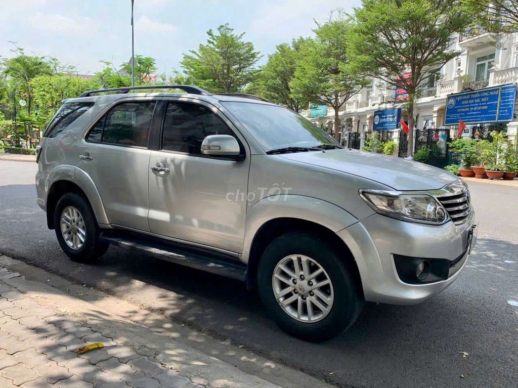 Bán xe đang sử dụng hiệu Toyota Fortuner bản V. Mua bán Ô tô tại Quận Gò Vấp Tp Hồ Chí Minh được đăng bởi Sáu Linh hình 2
