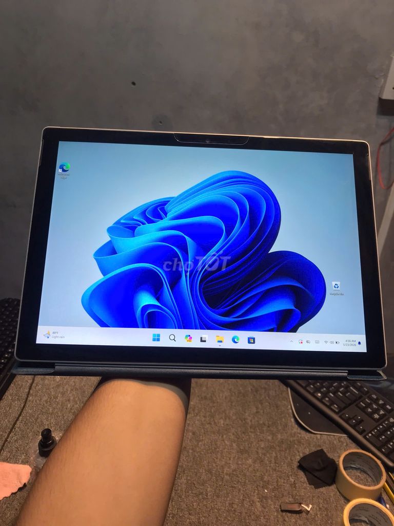 Microsoft Surface Pro 6 i5-8250U/8GB/128GB/Cảm ứng. Mua bán Laptop tại Quận 3 Tp Hồ Chí Minh được đăng bởi Máy Tính Laptop Giá Rẻ Q3 hình 1