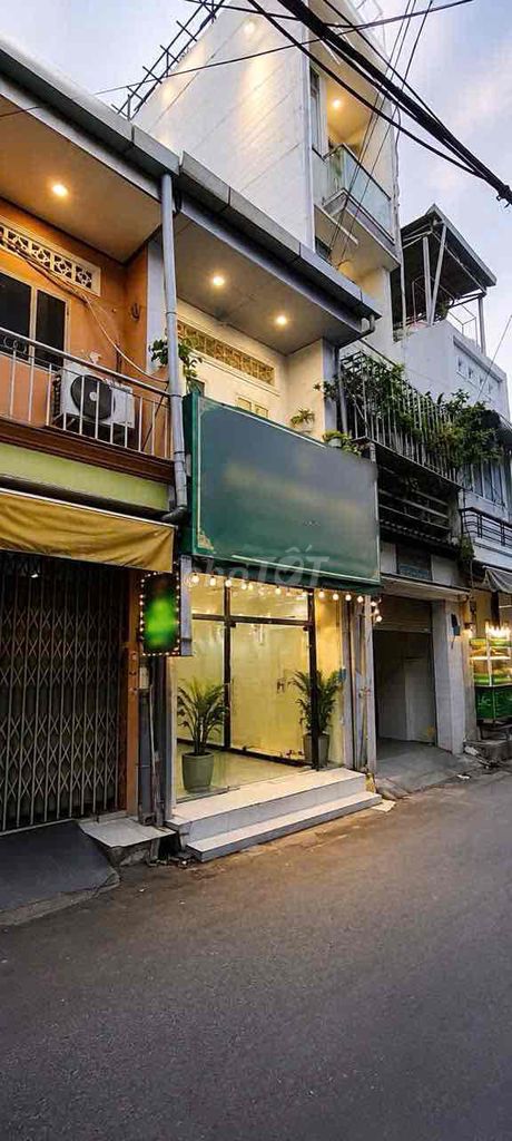 Аренда · 2 комн. · 39 м² · Quận 3, ул. Đường Trần Văn Đang