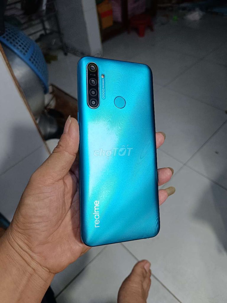 Realme 5i.  4/64gb.