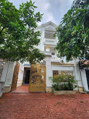 Nhà phố 180 m² · 5 PN · Nam Long
