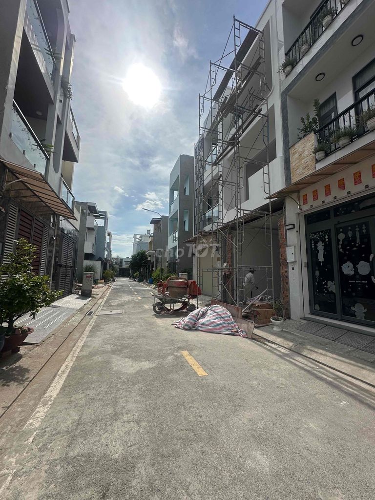 Bán Đất Thổ Cư 1768 Tỉnh Lộ 10 , Dt 4x14 , SHR , NH hổ trợ 70%.