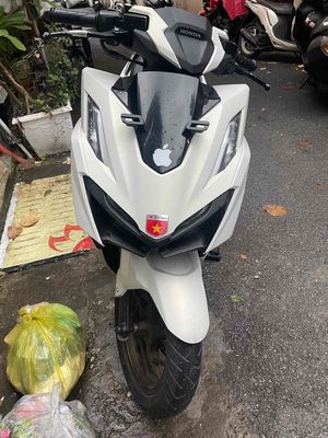 Bán xe Vario 160cc Trắng biển Hà Nội …zin nguyên !. Mua bán Xe máy tại Quận Hoàn Kiếm Hà Nội được đăng bởi Huy RO