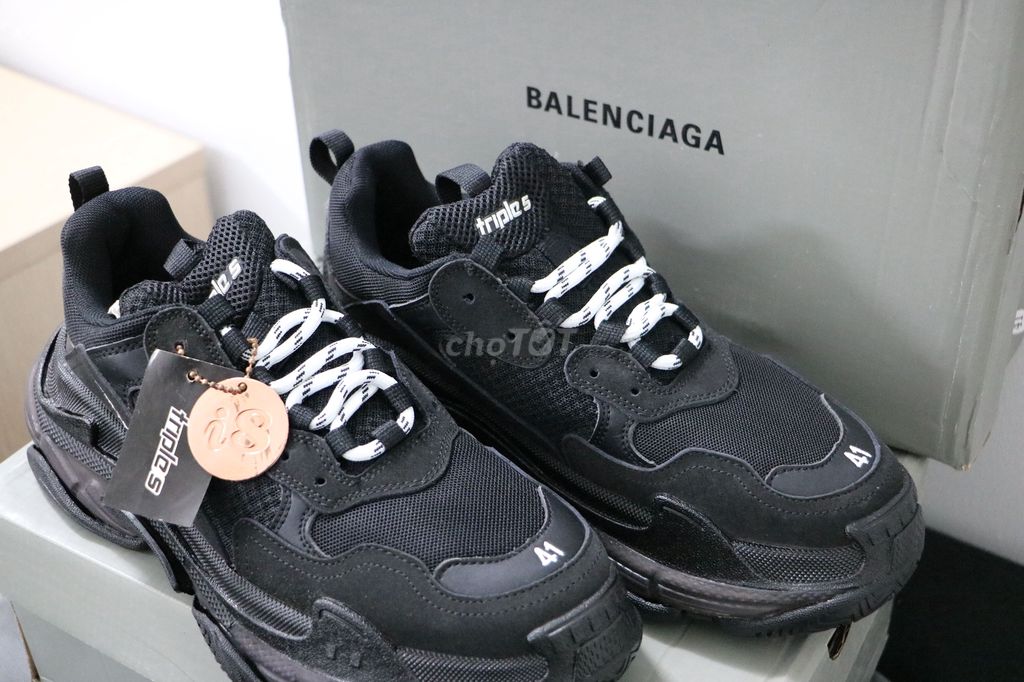 Giày thể thao Balenciaga Triple S Đen. Mua bán Giày dép tại Quận Hoàn Kiếm Hà Nội được đăng bởi Linh Thùy hình 1