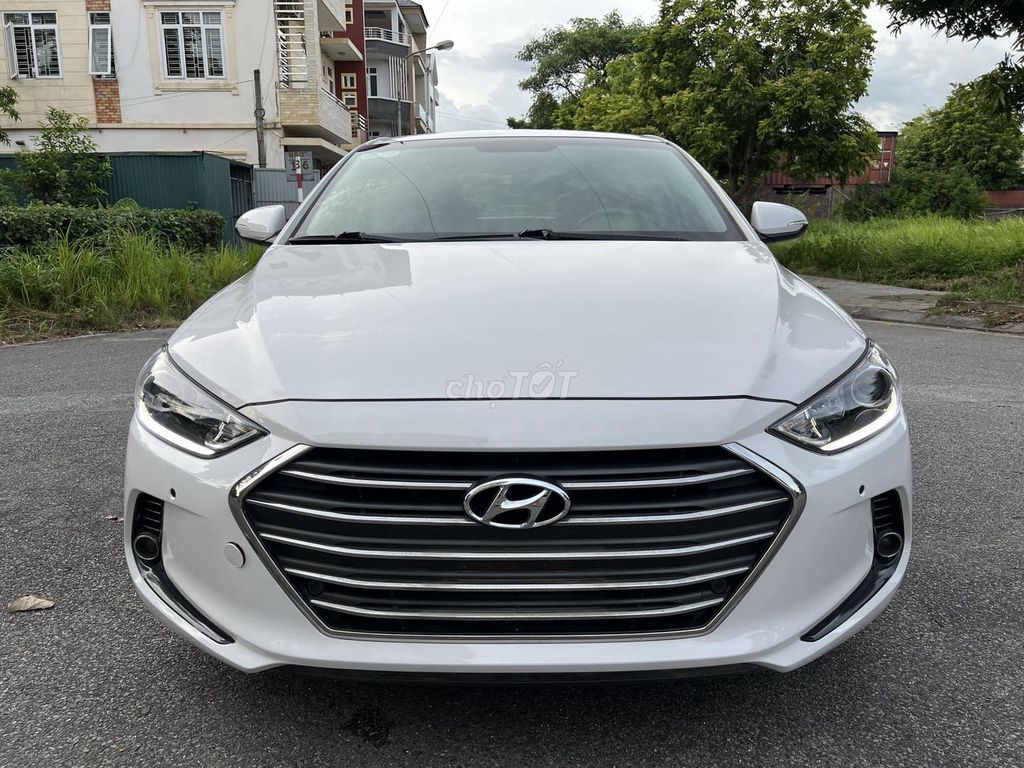 Cần bán Elantra model 2018 at full 2.0, màu trắng. Mua bán Ô tô tại Quận Gò Vấp Tp Hồ Chí Minh được đăng bởi Xuân Trường hình 1