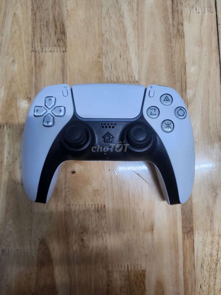 Tay cầm chơi game  Trắng. Mua bán Thiết bị chơi game tại Quận 4 Tp Hồ Chí Minh được đăng bởi Tài Võ hình 1