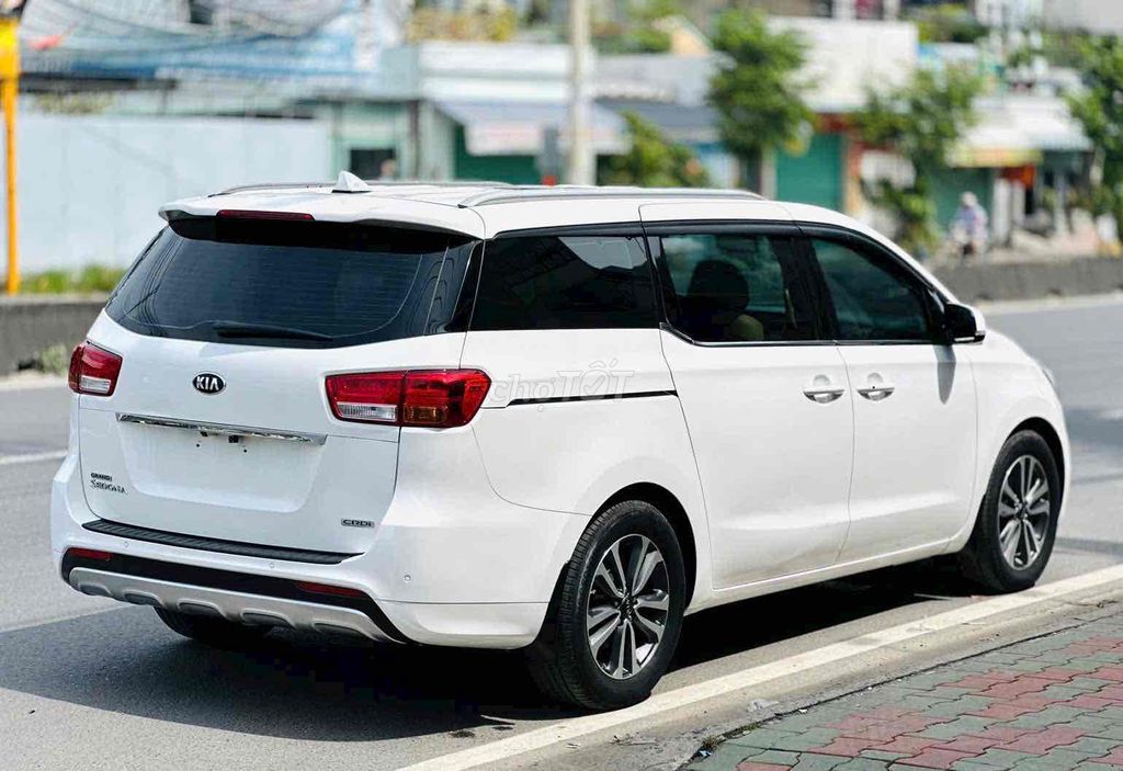 Kia Sedona 2018 2.2 DATH - 142000 km. Mua bán Ô tô tại Quận 12 Tp Hồ Chí Minh được đăng bởi Phong hình 3