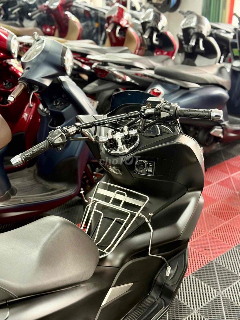 Honda PCX150i 2018 с документами в отличном состоянии
