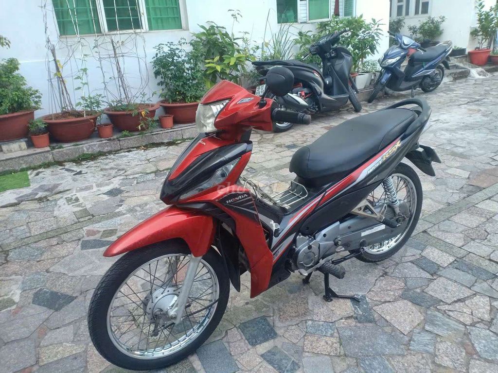 Honda Wave RSX fi màu Đỏ đen. Mua bán Xe máy tại Quận 7 Tp Hồ Chí Minh được đăng bởi trình minh sơn hình 2