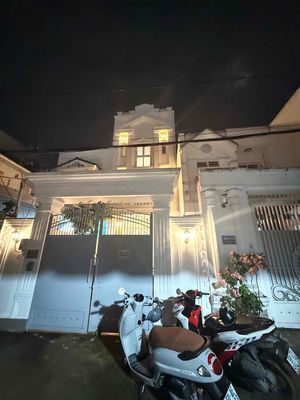 Аренда · 4 комн. · 200 м² · Huyện Nhà Bè, ул. Hẻm 1806 Huỳnh Tấn Phát