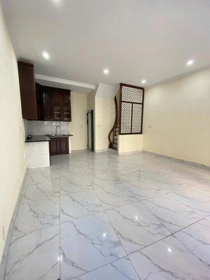 Cho thuê nhà ngõ 146 Đông Thiên, Vĩnh Hưng, 6tr
