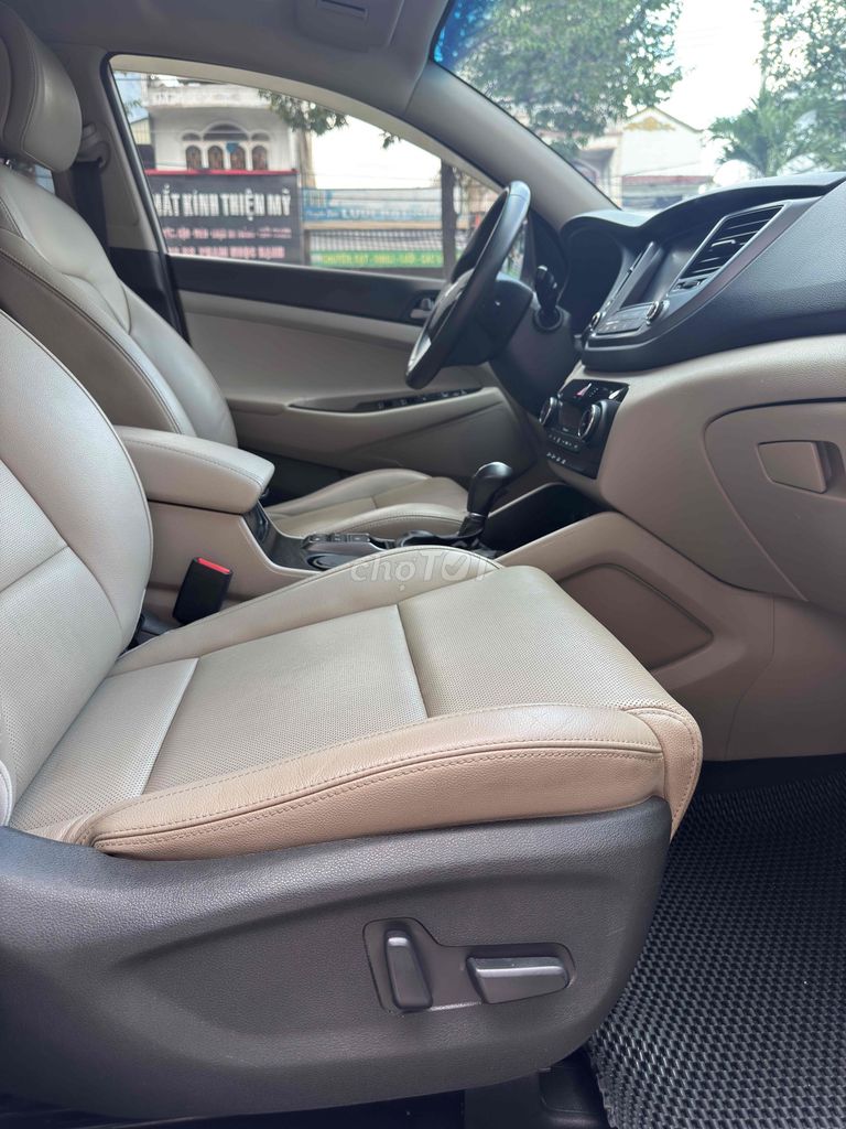 Hyundai Tucson 2018 1.6 AT Turbo - 82000 km. Mua bán Ô tô tại Thành phố Biên Hòa Đồng Nai được đăng bởi Xe Lướt Uy Minh hình 16