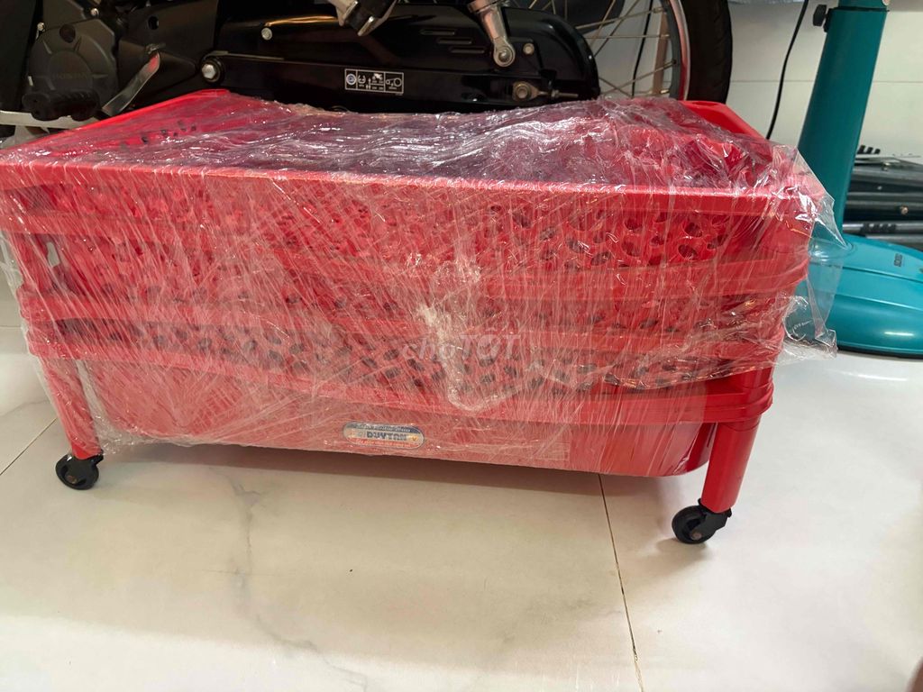 Kệ chén nhựa Duy Tân 4 tầng Đỏ. Mua bán Tủ, kệ gia đình tại Quận Bình Thạnh Tp Hồ Chí Minh được đăng bởi Thuỳ Dương hình 1