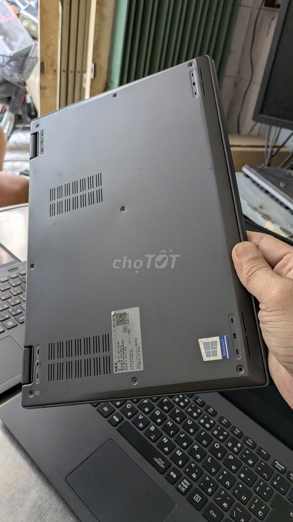 NEC Laptop i5-8265U 8GB/256GB 99%. Mua bán Laptop tại Quận 11 Tp Hồ Chí Minh được đăng bởi Tran thien khanh hình 1