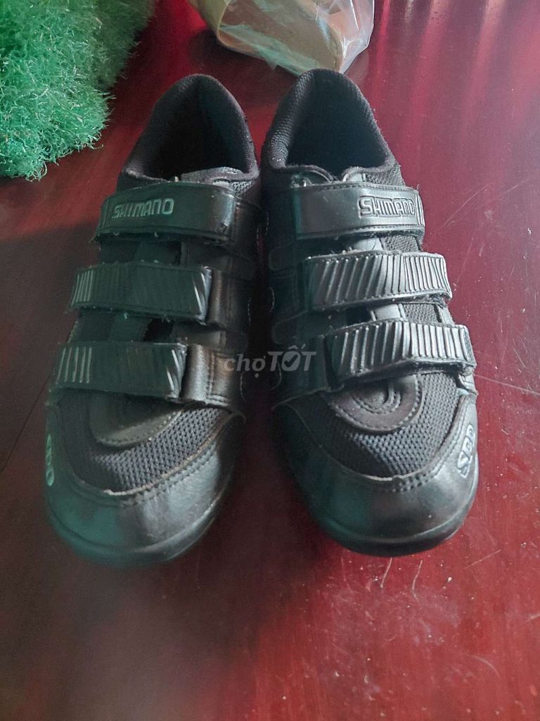 Giày đạp xe Shimano Đen size 43. Mua bán Giày dép tại Huyện Cẩm Mỹ Đồng Nai được đăng bởi Hữu hình 1
