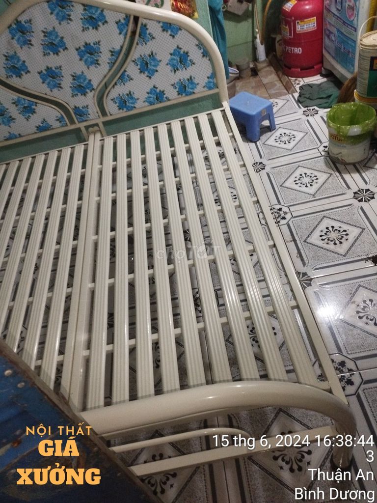 Giường ngủ sắt giao tận nơi khách ráp. Mua bán Giường, chăn ga gối nệm tại Thành phố Thủ Đức Tp Hồ Chí Minh được đăng bởi Nội thất giá xưởng TL hình 1