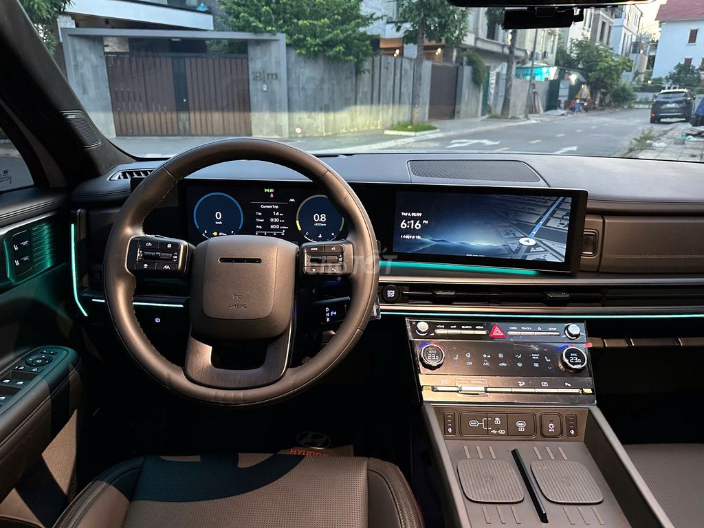 Hyundai SantaFe Calligraphy 2.5L Turbo HTRAC. Mua bán Ô tô tại Quận Bắc Từ Liêm Hà Nội được đăng bởi Phạm Quang Tuấn hình 9