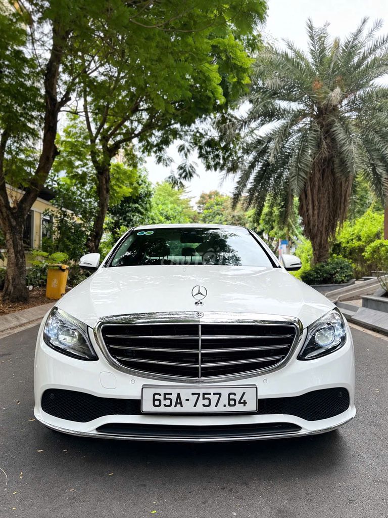 Mercedes-Benz C200 Exclusive Белый/Бежевый 2021, пробег 32 тыс. км