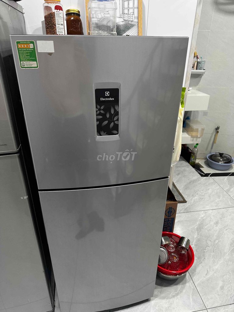Tủ lạnh Electrolux ETB2102PE Bạc 211L Thái Lan. Mua bán Tủ lạnh tại Thành phố Thủ Đức Tp Hồ Chí Minh được đăng bởi Viết Đức hình 1