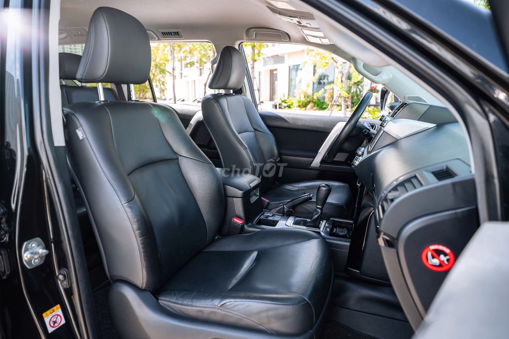 Toyota Prado 2016 TXL 2.7L cực mới. Mua bán Ô tô tại Quận Cầu Giấy Hà Nội được đăng bởi Quân Q Auto hình 9